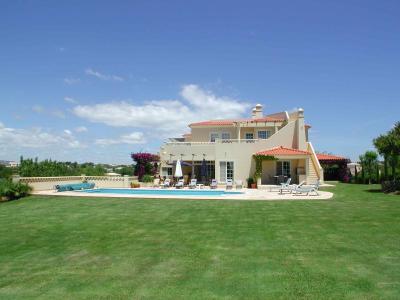 Villa For sale in Almancil, Algarve, Portugal